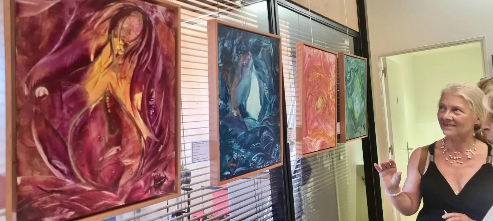 Charity Mallorca Kunstausstellung Encaustic Art Ausstellung